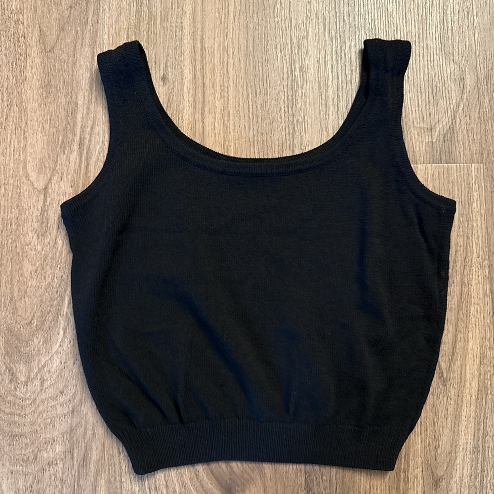 St. John Black Cropped Knit Tank